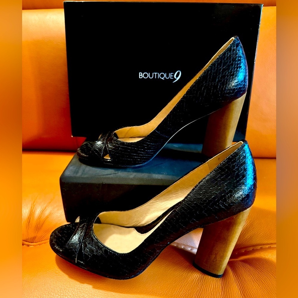 Boutique 9 B Tevani Women High Heels Black Snake Pattern Leather 7.5M Brand New